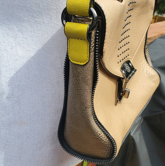 Gianni Bini cross body tan yellow gold purse - Picture 8 of 14